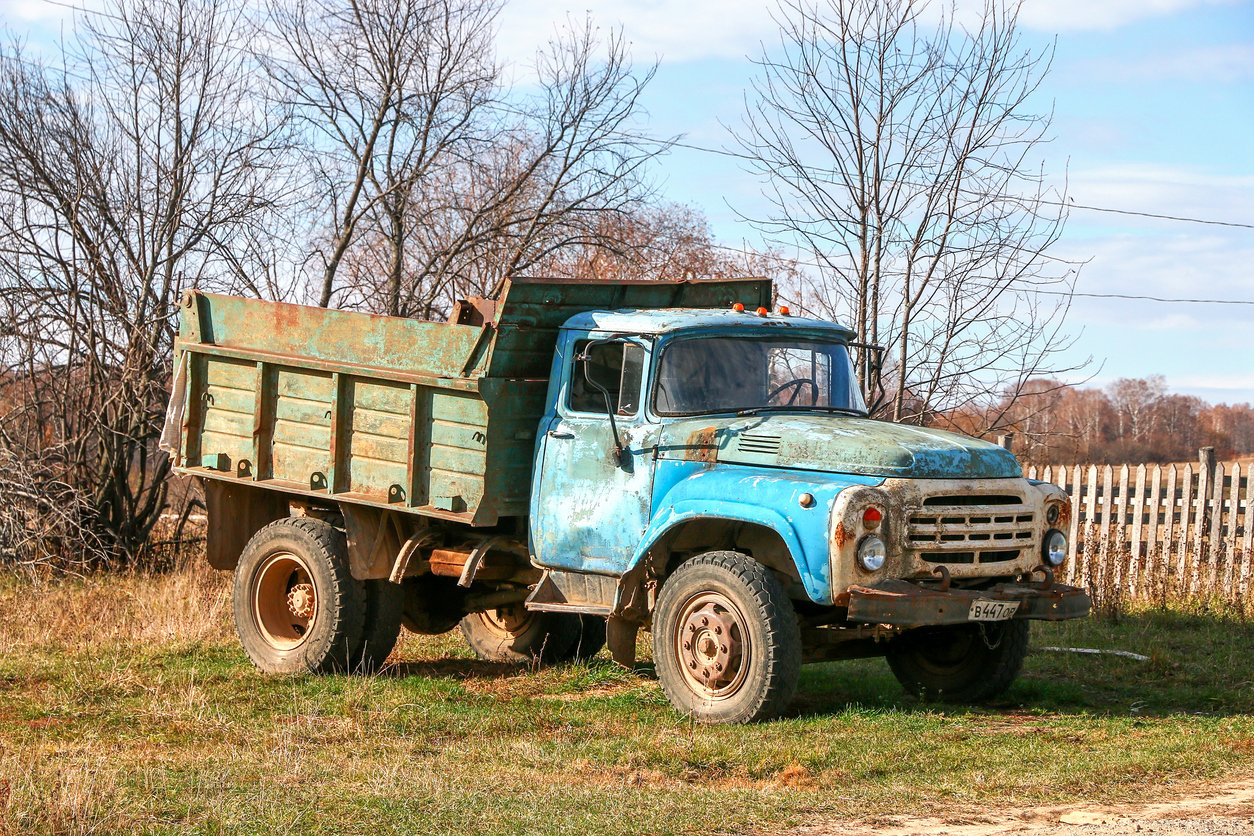 Old-Dump-Truck-Smarter-Finance-USA